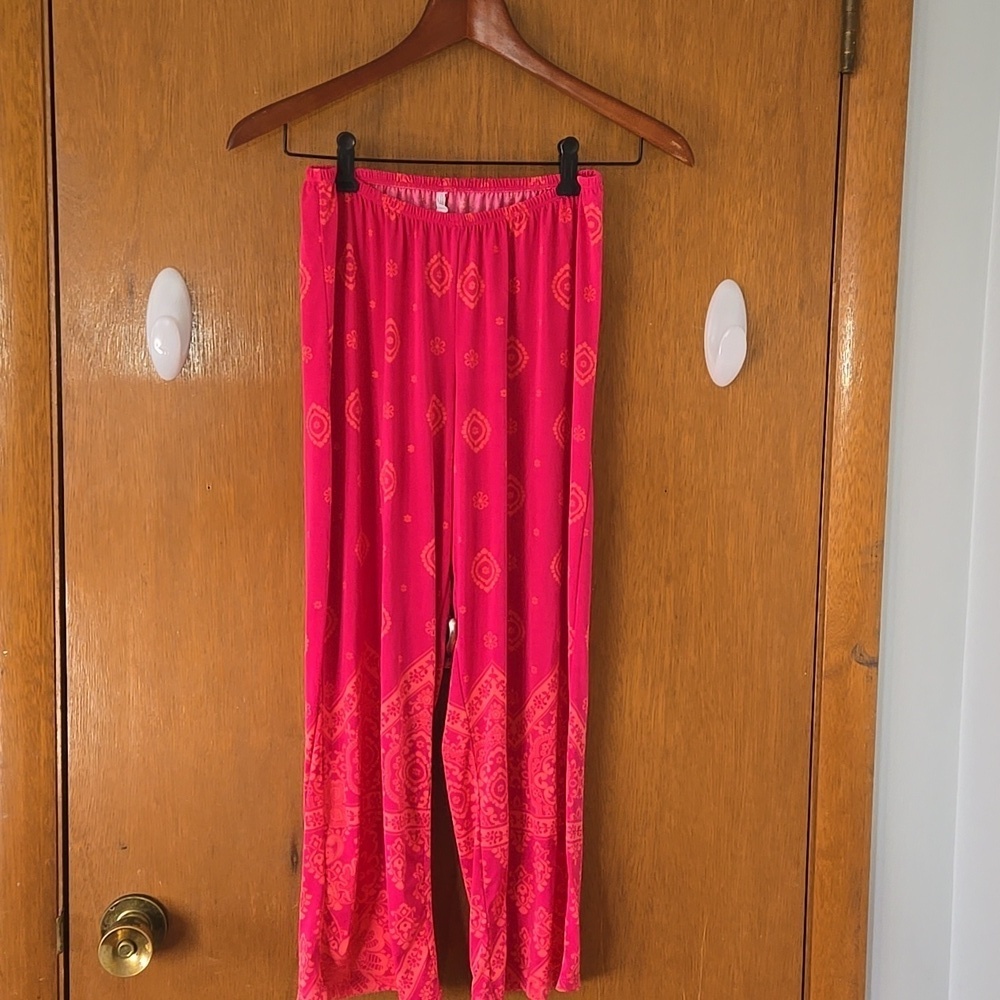 Linea Donatella Brand, Bohemian Pink Two-Piece Set Pajamas Size Small. - Picture 3 of 4